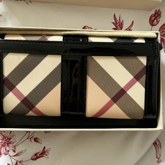 Authentic Burberry wallet - Picture 4 of 4